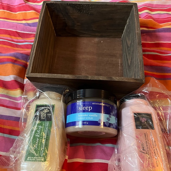 Bath and body works bath bundle 4 piece set